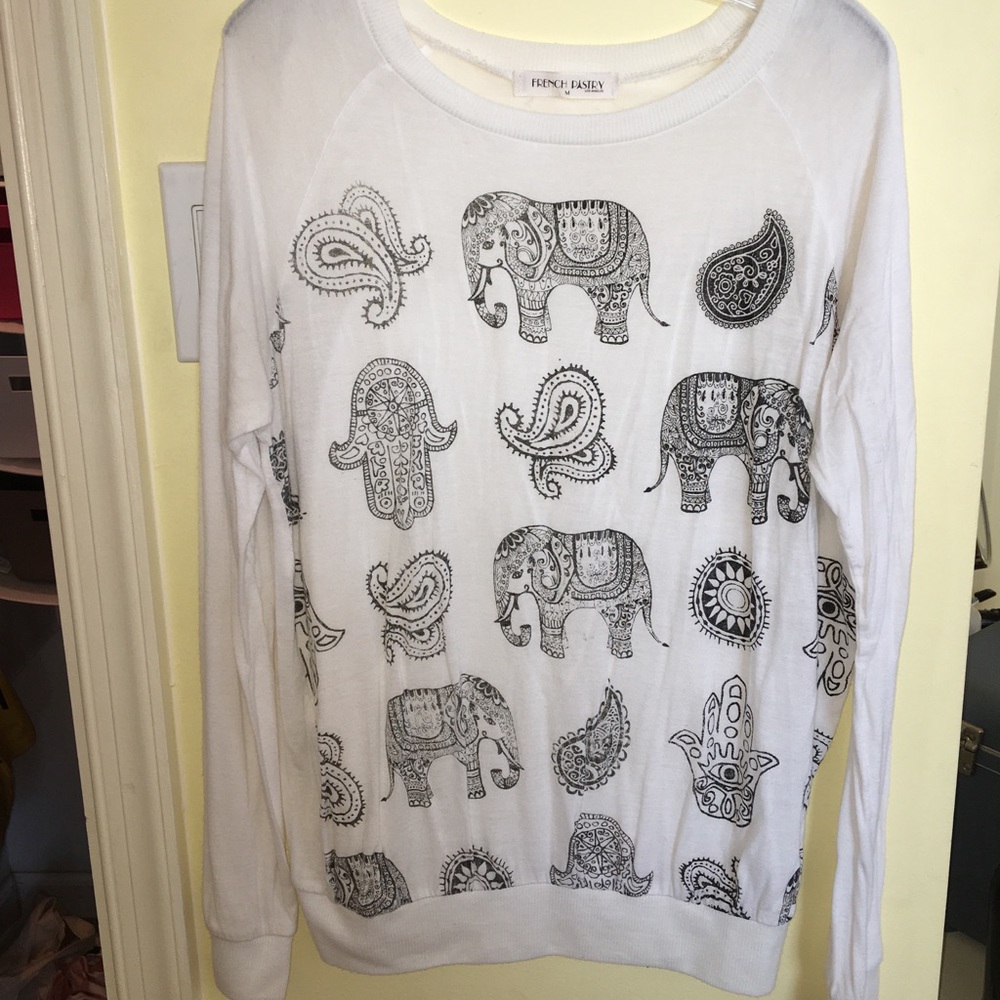 White long sleeve elephant printed T-shirt